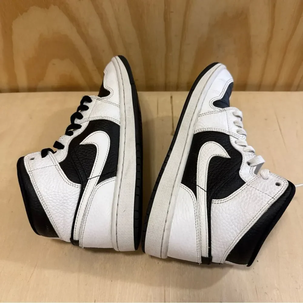 WMNS Nike Air Jordan 1 Mid SE Homage Split Size 8 White Black DR0501-101
